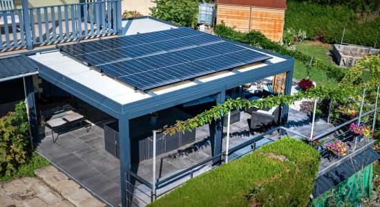 Notre Pergola à énergie solaire ! Notre Pergola à énergie solaire !