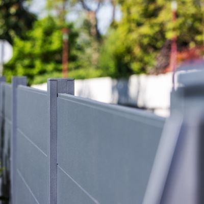Clôture aluminium sur muret