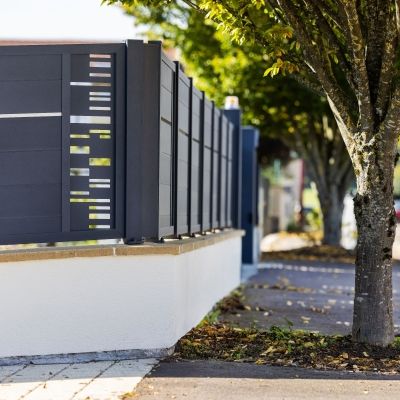 Portail coulissant et clôtures assorties