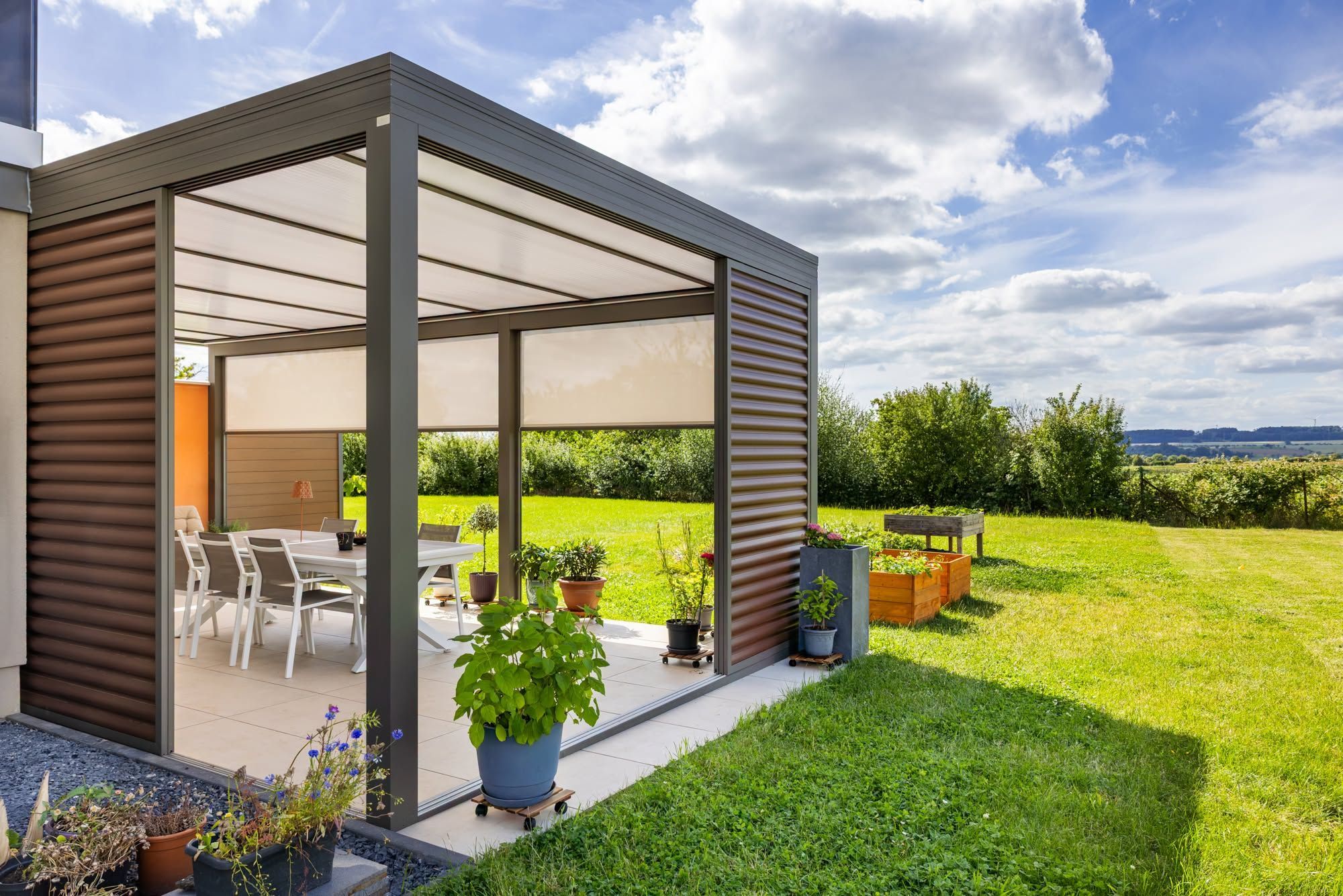 Auvent Pergola avec parois coulissantes