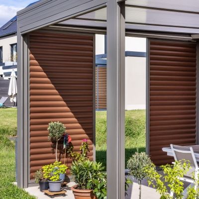 Auvent Pergola avec parois coulissantes