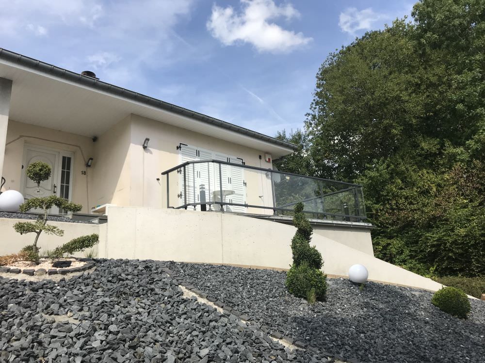 Garde-corps alu vitré proche Luxembourg