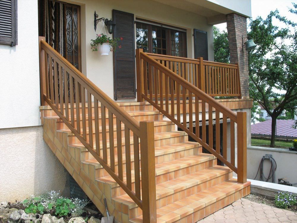 Rambarde escaler et balcon effet bois