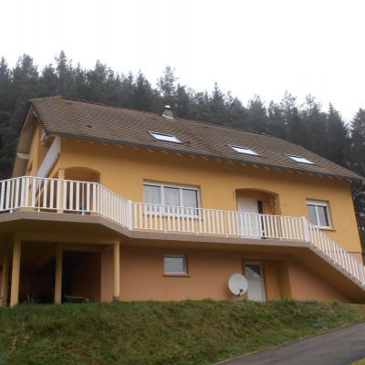 Garde-Corps blanc sur balcons et escaliers