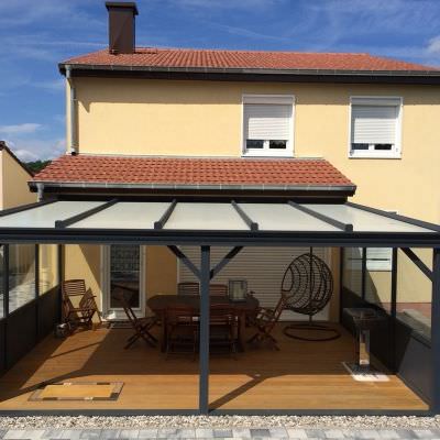 Auvent Pergola aluminium style verrière indus