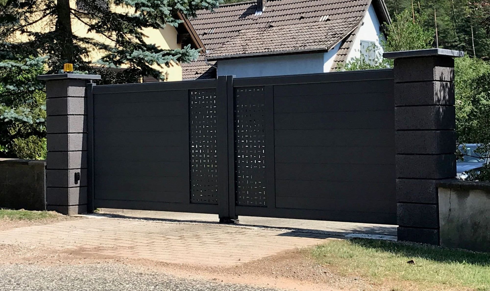 Portail battant design en aluminium