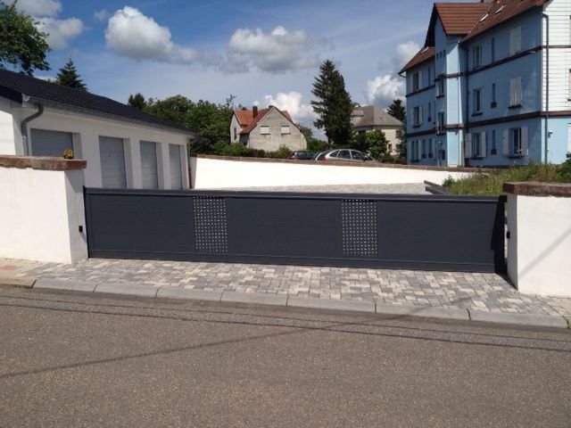 Portail coulissant design aluminium