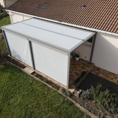 Pergola aluminium avec store