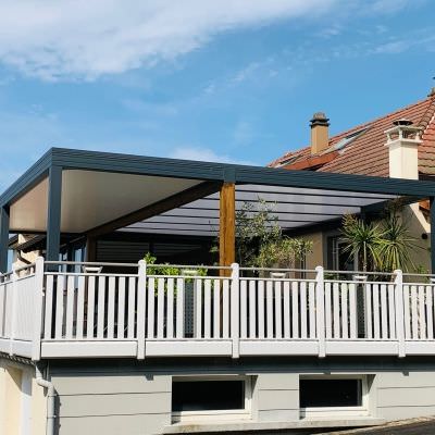 Grand auvent aluminium et structure bois