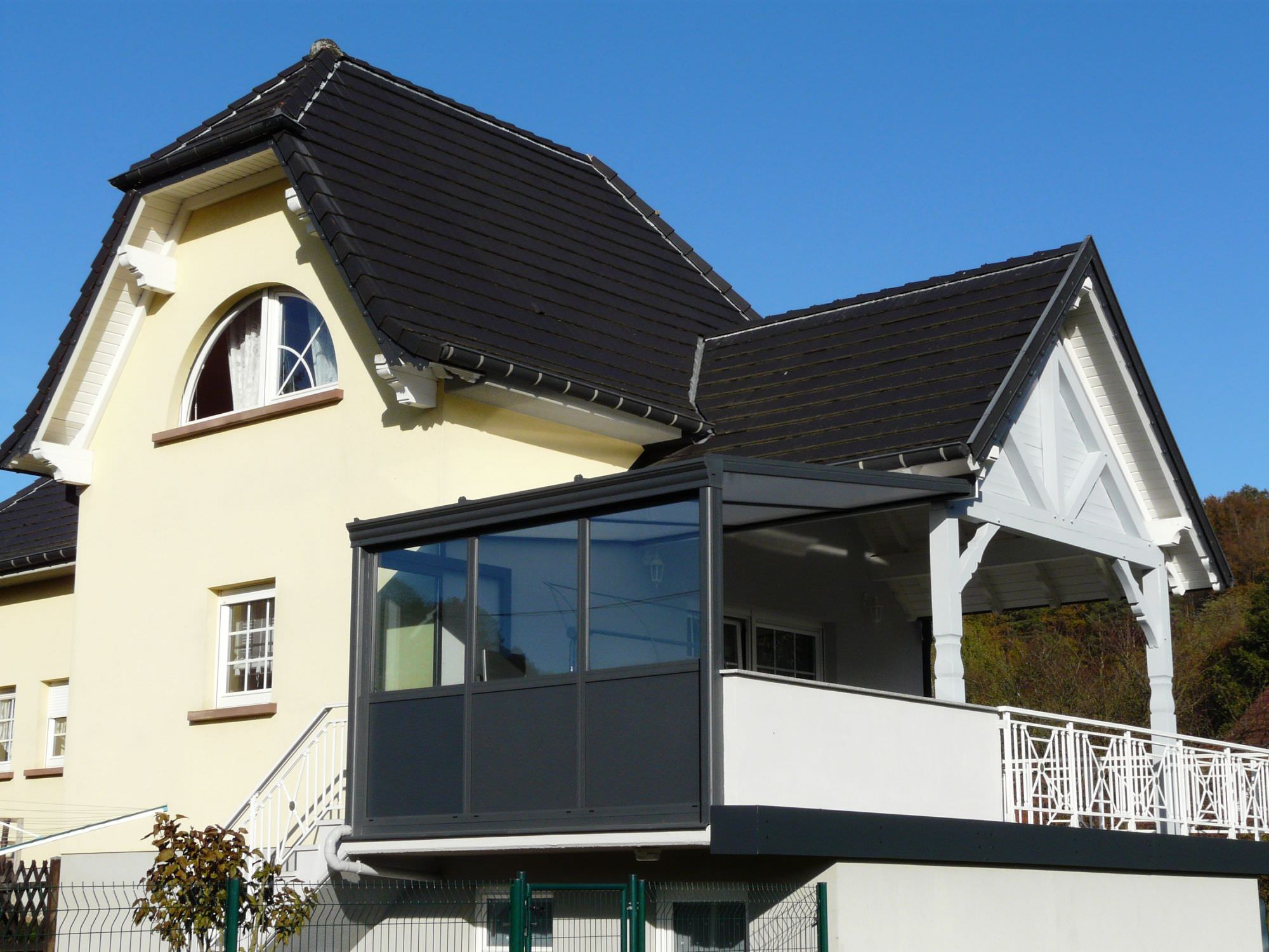 Auvent fermeture de terrasse style indus
