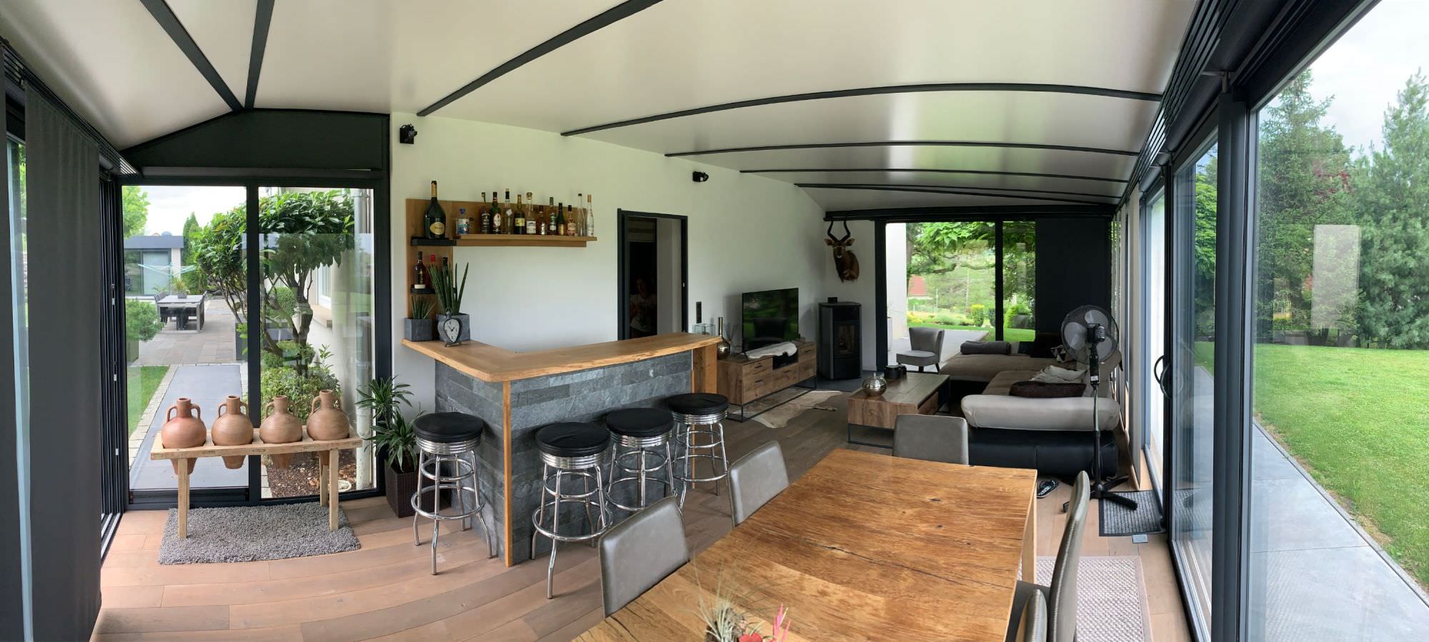 Véranda moderne extension de maison