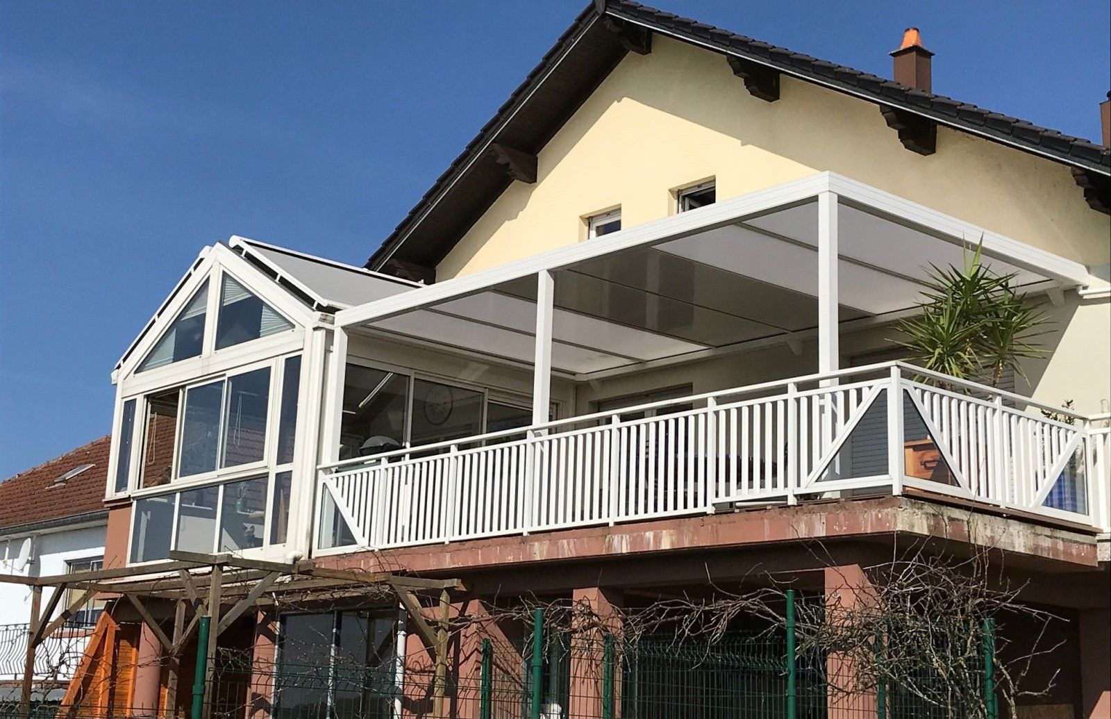 Auvent Pergola aluminium sur terrasse balcon