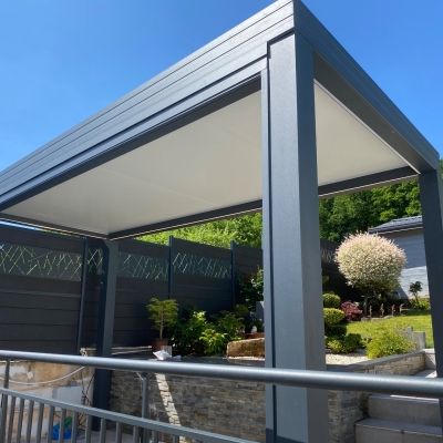 Pergola aluminium anthracite sur terrasse Saint-Avold (57) Pergola aluminium anthracite sur terrasse Saint-Avold (57)