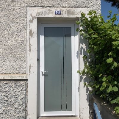 Porte d'entrée en aluminium blanc Jarville Porte d'entrée en aluminium blanc Jarville