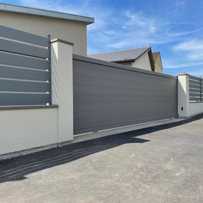 Portail coulissant et clôture aluminium gris diamant Augny Portail coulissant et clôture aluminium gris diamant Augny