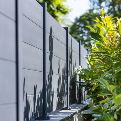 Clôture aluminium sur muret