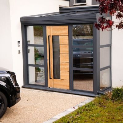 Sas d'entrée moderne avec porte effet bois (Lorraine) Région de Nancy (54)