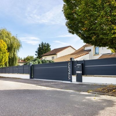 Portail coulissant et clôtures assorties
