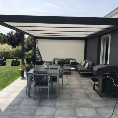 Protection de terrasse avec store