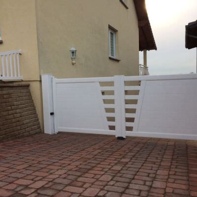 Portail battant blanc Rouhling (57)