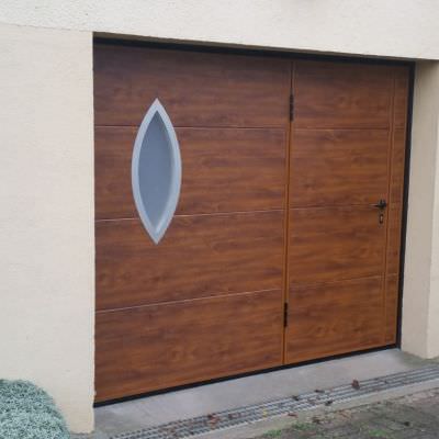 Porte de garage avec portillon 