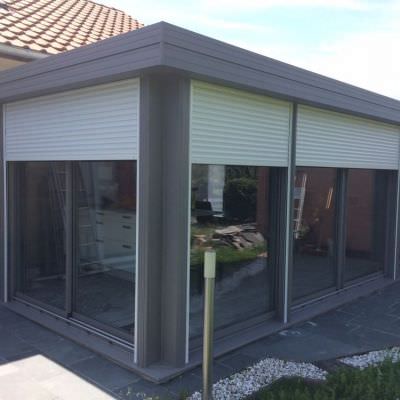 Véranda sur mesure avec volets roulants Véranda sur mesure avec volets roulants