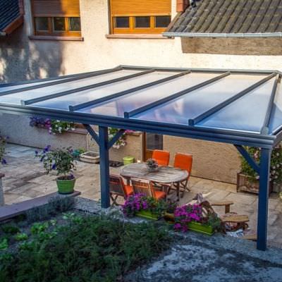 Pergola en alu avec toiture pour terrasse