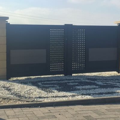 Portail aluminium personnalisable visible à Metz Helstroff (57)