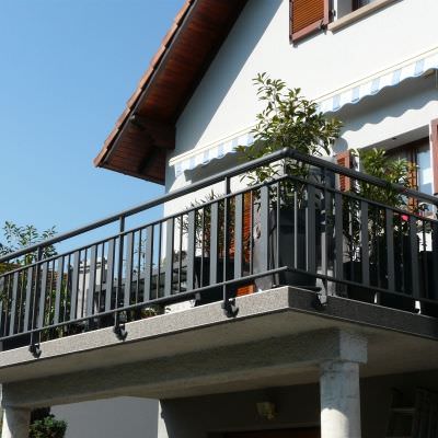 Garde-corps Balustrade en aluminium gris