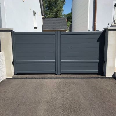 Portail battant aluminium plein Willerwald (57) Portail battant aluminium plein Willerwald (57)