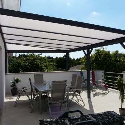 Auvent toiture polycarbonate en pente Ratzwiller (Bas-Rhin 67)