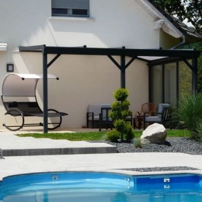 Abri toiture aluminium au bord de la piscine Lorraine Alsace