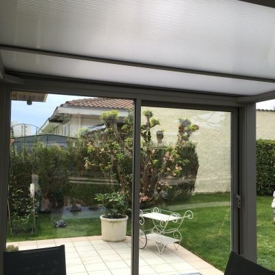 Auvent avec fermetures de terrasse Auvent avec fermetures de terrasse