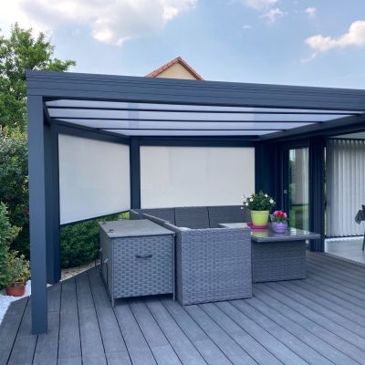 Auvent extérieur sur terrasse ombragée Auvent extérieur sur terrasse ombragée